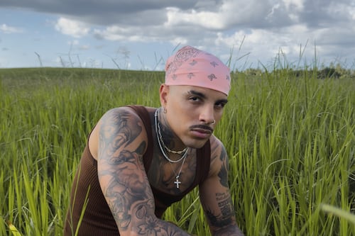 Rauw Alejandro lanza video de su tema “Besito en la frente”, filmado totalmente con un iPhone 17