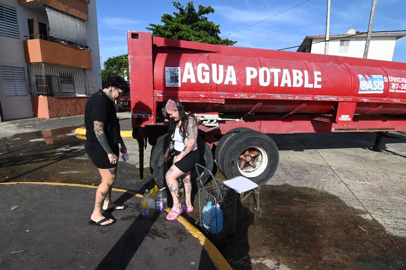 Oasis de agua en el residencial público, Luis LLorens Torres.