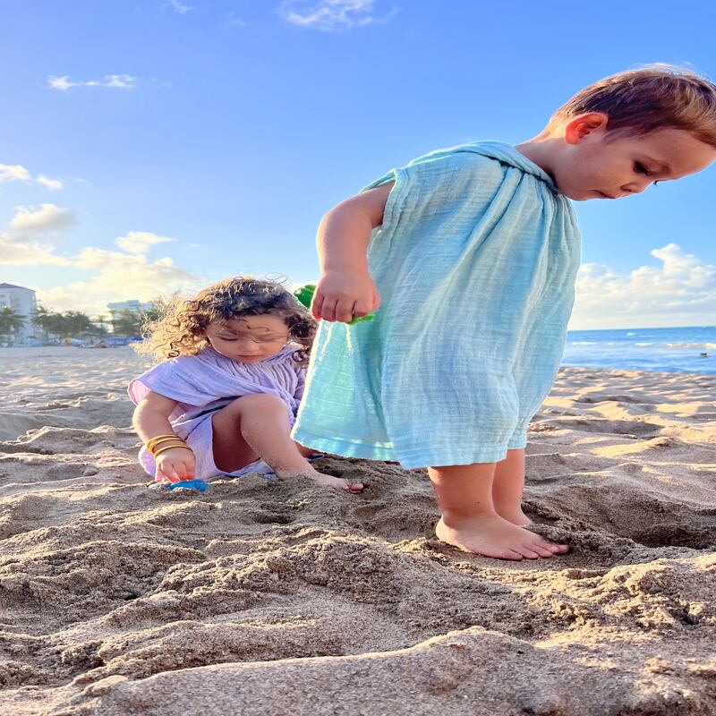 La actriz y modelo Tiffany Díaz expande su marca ZIVYL WAR