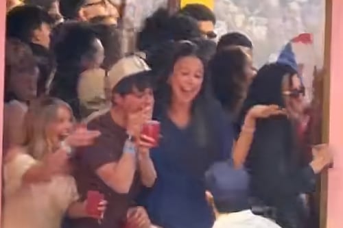 Estrella de ‘Stranger Things’ enloquece con Bad Bunny en su residencia en Madrid