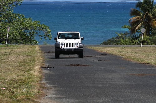 Vieques y Culebra advierten sobre riesgos de carritos de golf y vehículos todoterreno en las calles