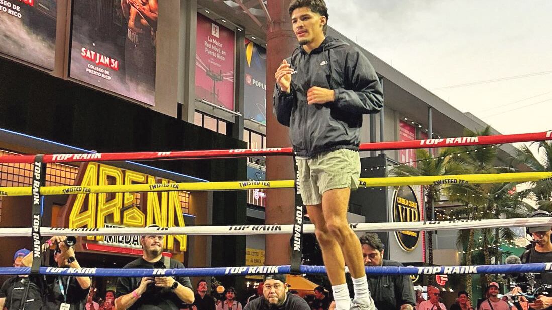 Xander Zayas en el Distrito T-Mobile