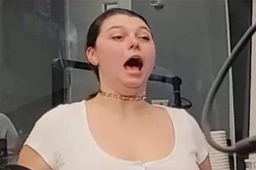 Dama fina bate récord Guinness al eructo femenino más ruidoso