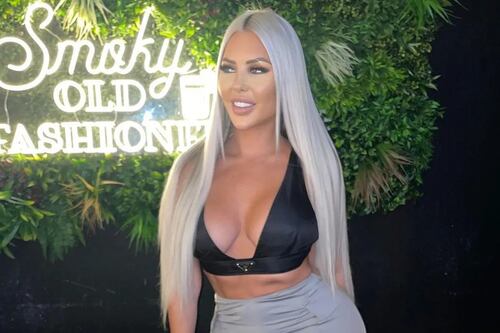 Modelo de OnlyFans posa en el castillo de Windsor hasta que llega la policía