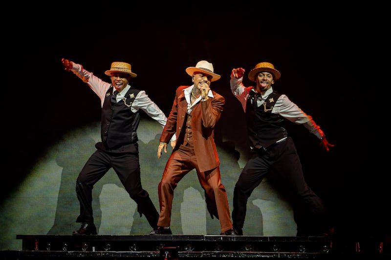 El exponente urbano, Rauw Alejandro, se presentó en el Coliseo de Puerto Rico.