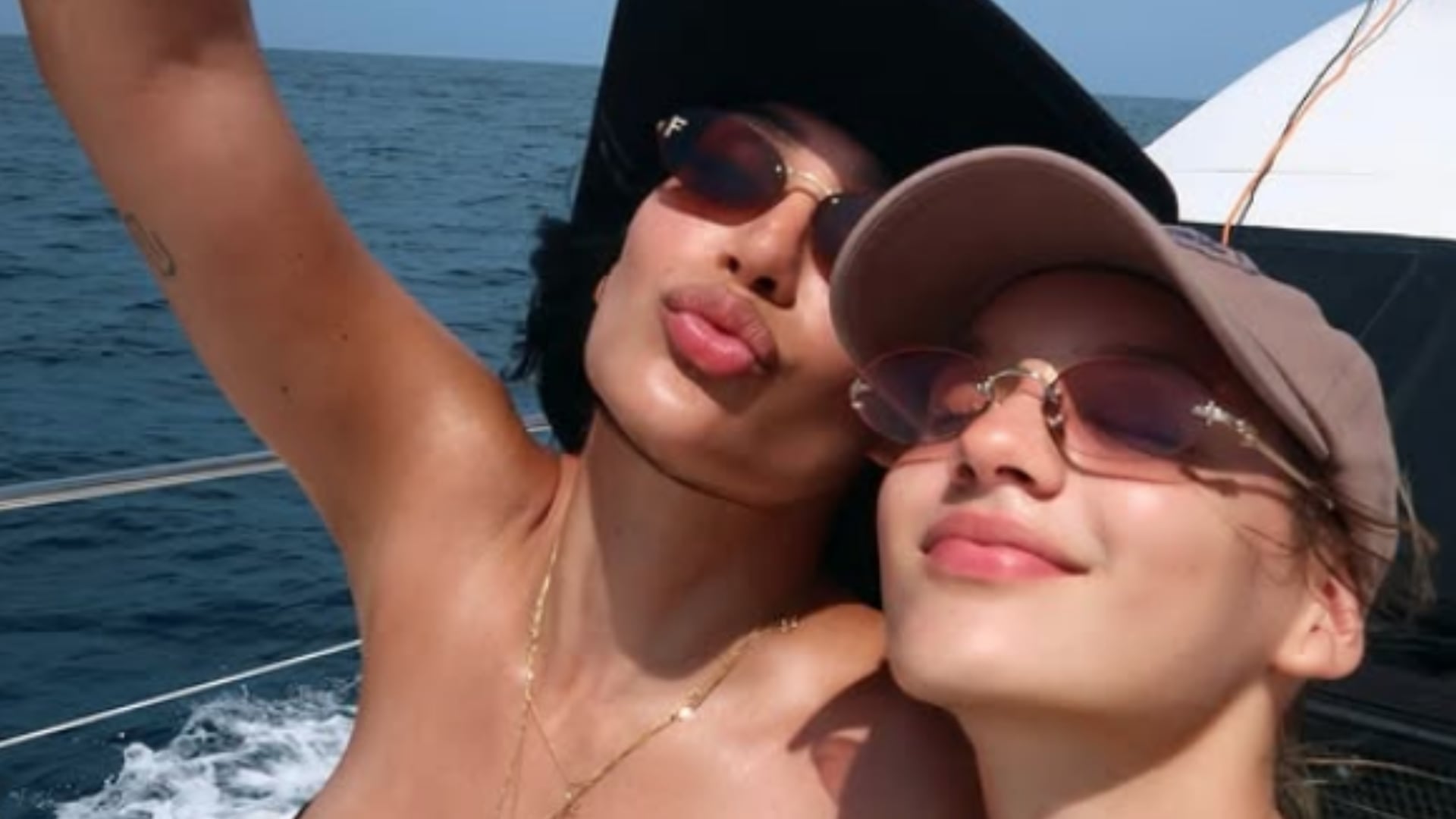 Andrea Valdiri y su hija, Isabella Valdiri