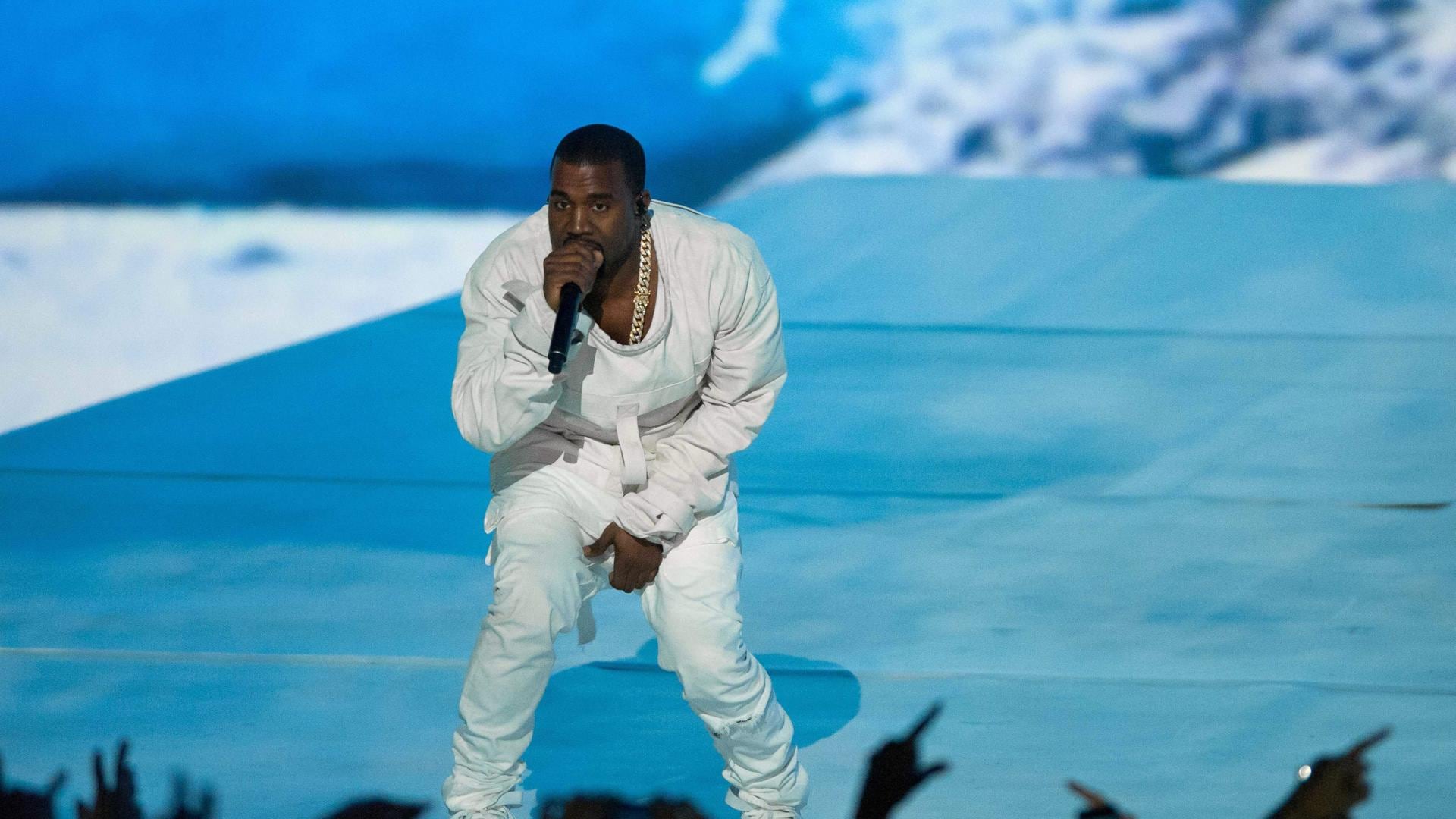 FOTO ARCHIVO. El rapero estadounidense Kanye West durante un concierto. EFE/FERDY DAMMAN