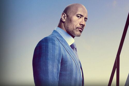“The Rock” se molesta por estatua de cera que se parece más a Mr. Clean que a él