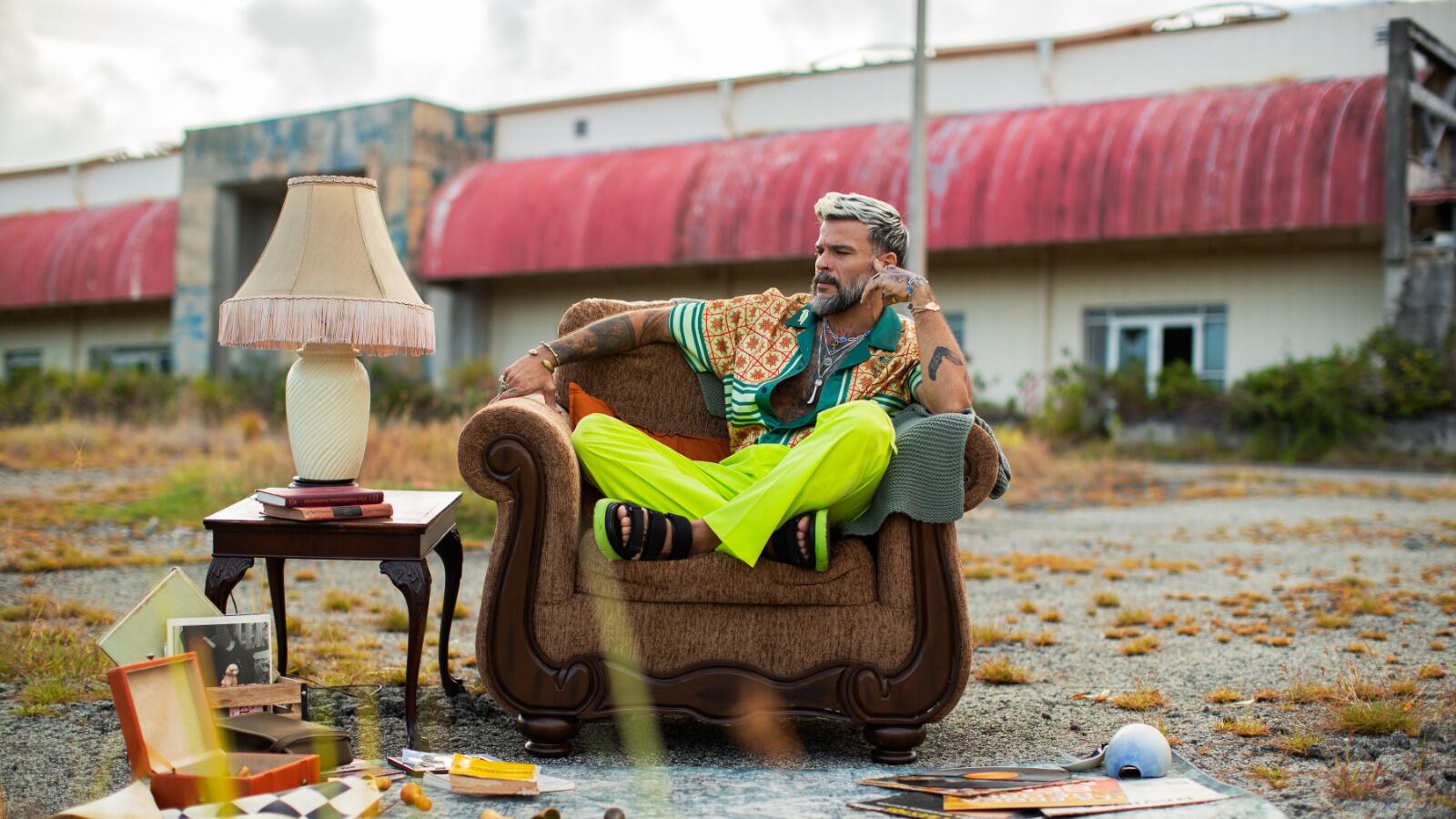 El cantante boricua Pedro Capó estrena su sencillo “Volver a Casa”.