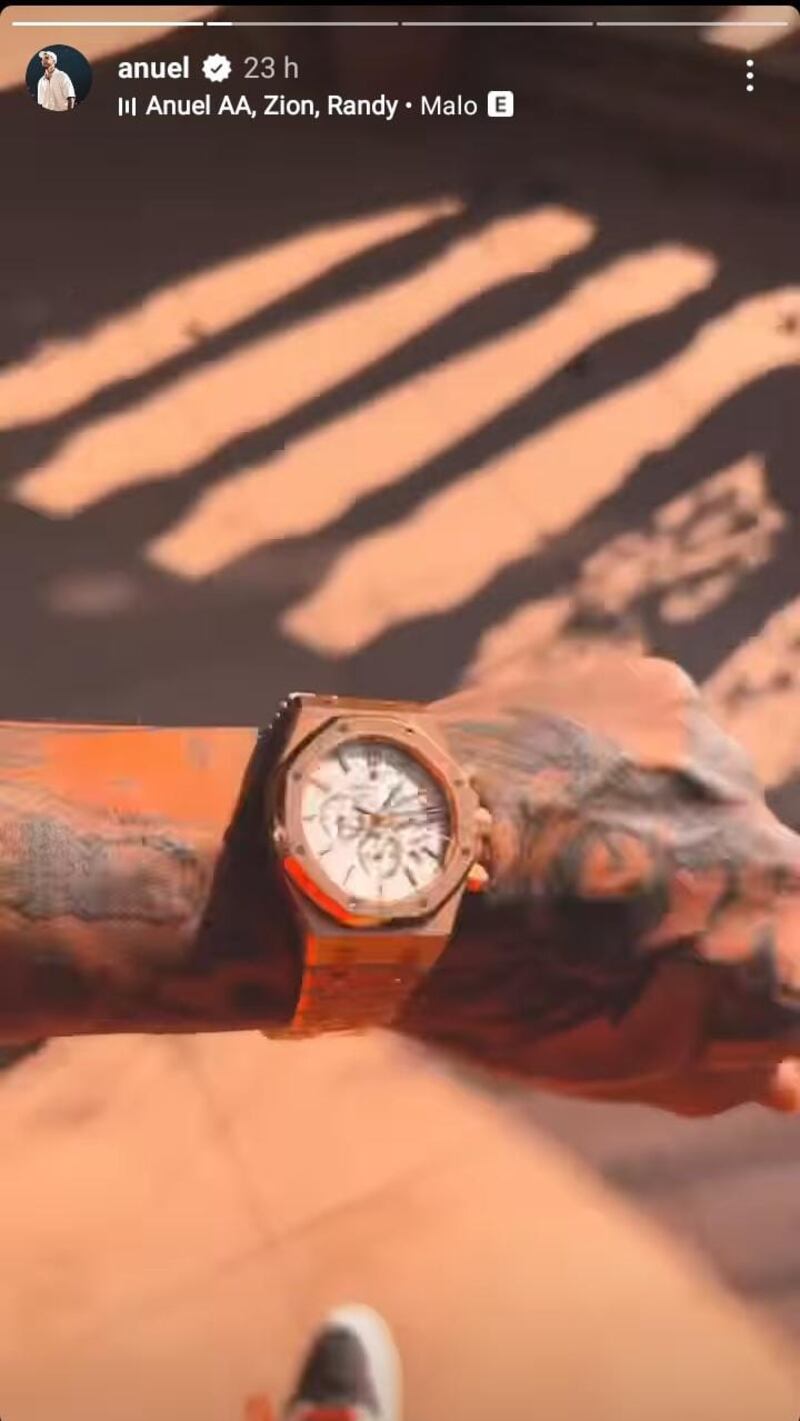 "El ex de Karol G invierte enormes sumas de dinero en Instagram".