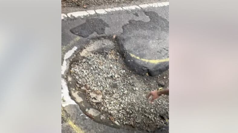 Boquete en carretera de Vega Baja