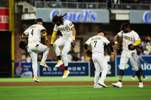 Tatis y Heyward conectan jonrones; Padres blanquean a Rockies otra vez