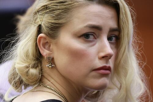 Amber Heard dice que aún ama a Johnny Depp y que ella no fue una víctima perfecta