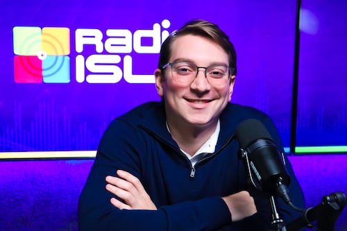 Radio Isla 1320 anuncia nuevo programa liderado por el hijo de Elwood Cruz
