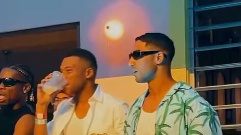 El futbolista estuvo presente en la sexta función de la residencia.