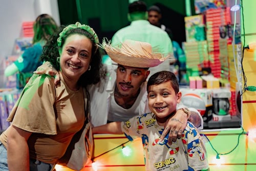 Fundación de Rauw Alejandro celebrará la temporada con regalos para niños