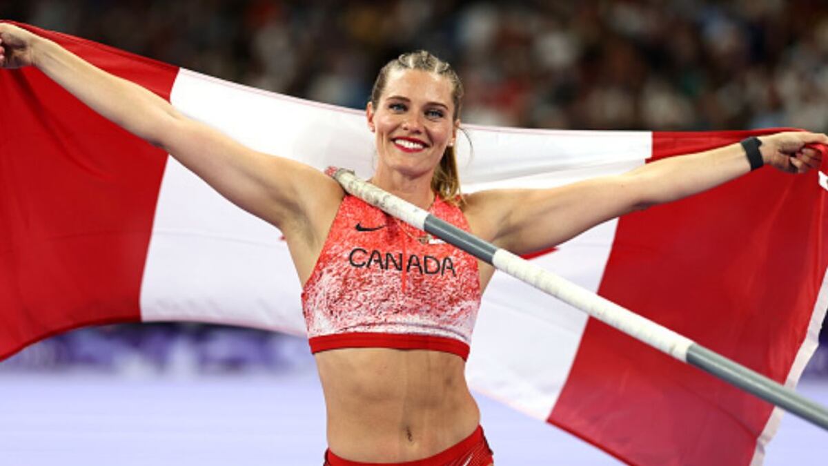 "Esto es asqueroso": la osada celebración de atleta y estrella de OnlyFans tras ganar medalla que generó debate viral