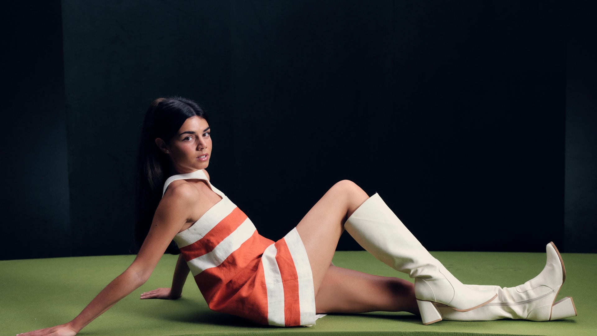 Fotografía cedida por Sony Music Entertainment México donde se observa a la cantautora española Mafalda Cardenal. EFE/ Sony Music Entertainment México/ SOLO USO EDITORIAL/ NO VENTAS/SOLO DISPONIBLE APARA ILUSTRAR LA NOTICIA QUE ACOMPAÑA (CRÉDITO OBLIGATORIO)