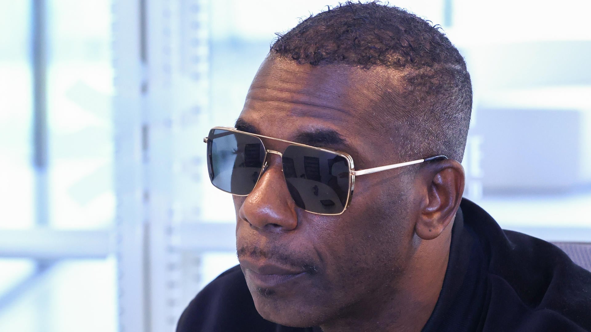 Captura de video del 19 de marzo de 2026 que muestra al cantante panameño Nando Boom hablando en una entrevista con EFE en Ciudad de Panamá (Panamá). EFE/ Carlos Lemos