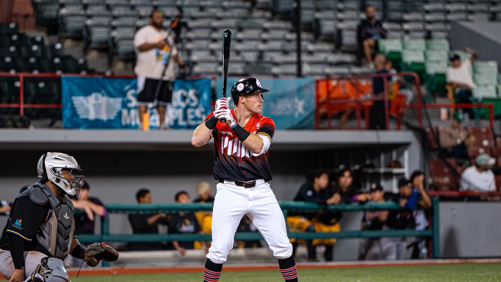 Jacob Berry tuvo una brillante actuación ofensiva al irse de 4-2, incluyendo un cuadrangular. Además, negoció una base por bolas, impulsó dos carreras y anotó en dos ocasiones.