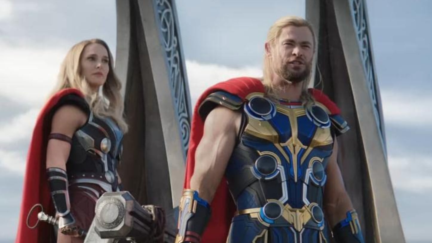 O novo filme também foi fiel aos quadrinhos em termos da reação de Thor ao ver seu grande amor usando sua antiga arma.