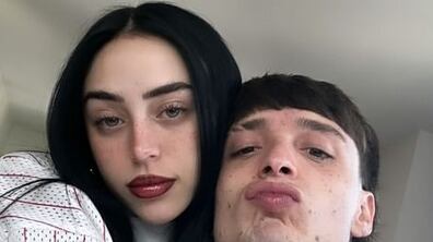 La pareja decidió crear más polémicas sobre su relación en redes sociales.