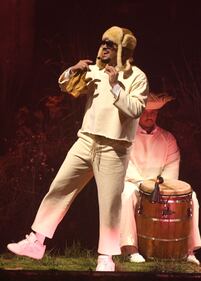 El exponente urbano interpretó sobre 30 canciones en la primera función de "No me quiero ir de aquí".