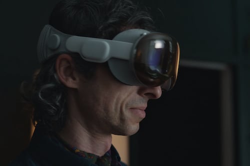 Habló el primer usuario que compró las Apple Vision Pro y estas fueron sus impresiones sobre las gafas VR