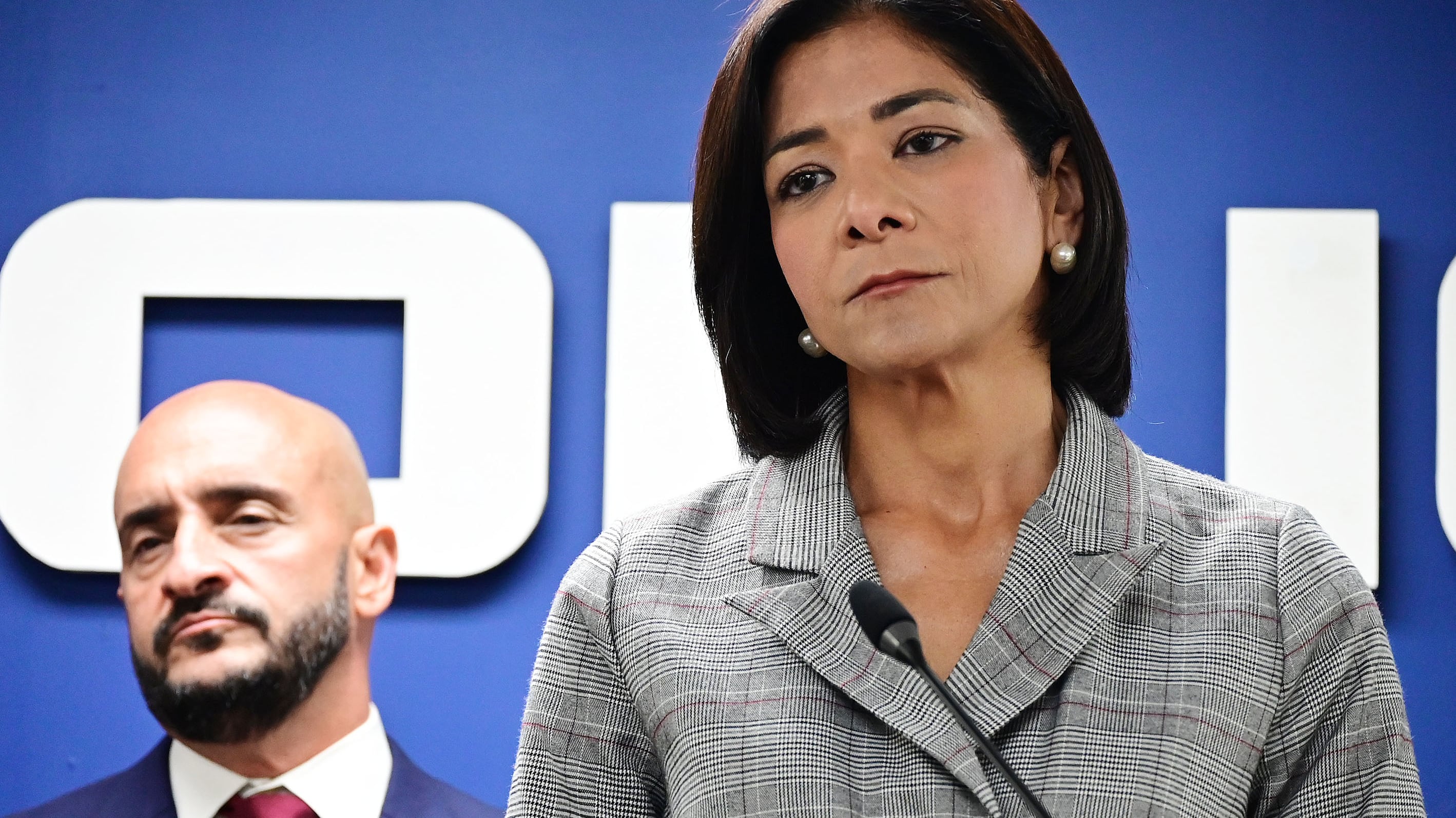 La secretaria de Justicia, Lourdes Lynnette Gómez Torres. Conferencia de Prensa de la Policía. sobre los arrestos de varios funcionarios del Depart. de Corrección.