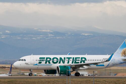 Frontier Airlines compra a Spirit por $2.9 millones