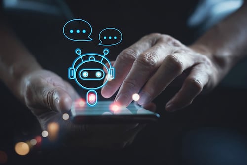 OpenAI contra las cuerdas: El “Modo Adulto” de ChatGPT que escandaliza a sus propios asesores