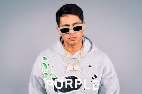 Ken-Y hace una oda a las baladas románticas con “¿QHCO?”