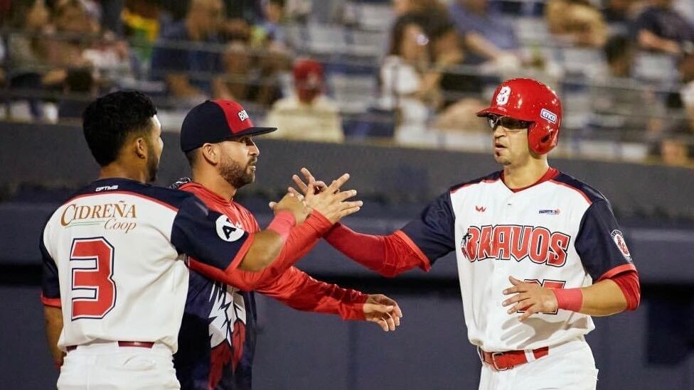 Los Bravos de Cidra lideran la sección Central.