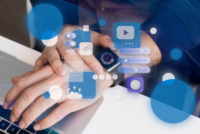 A medida que la tecnología se integra cada vez más en la vida cotidiana y en los entornos de trabajo, preparar a los jóvenes para un mercado laboral digital se ha vuelto una prioridad. Foto: Freepik.