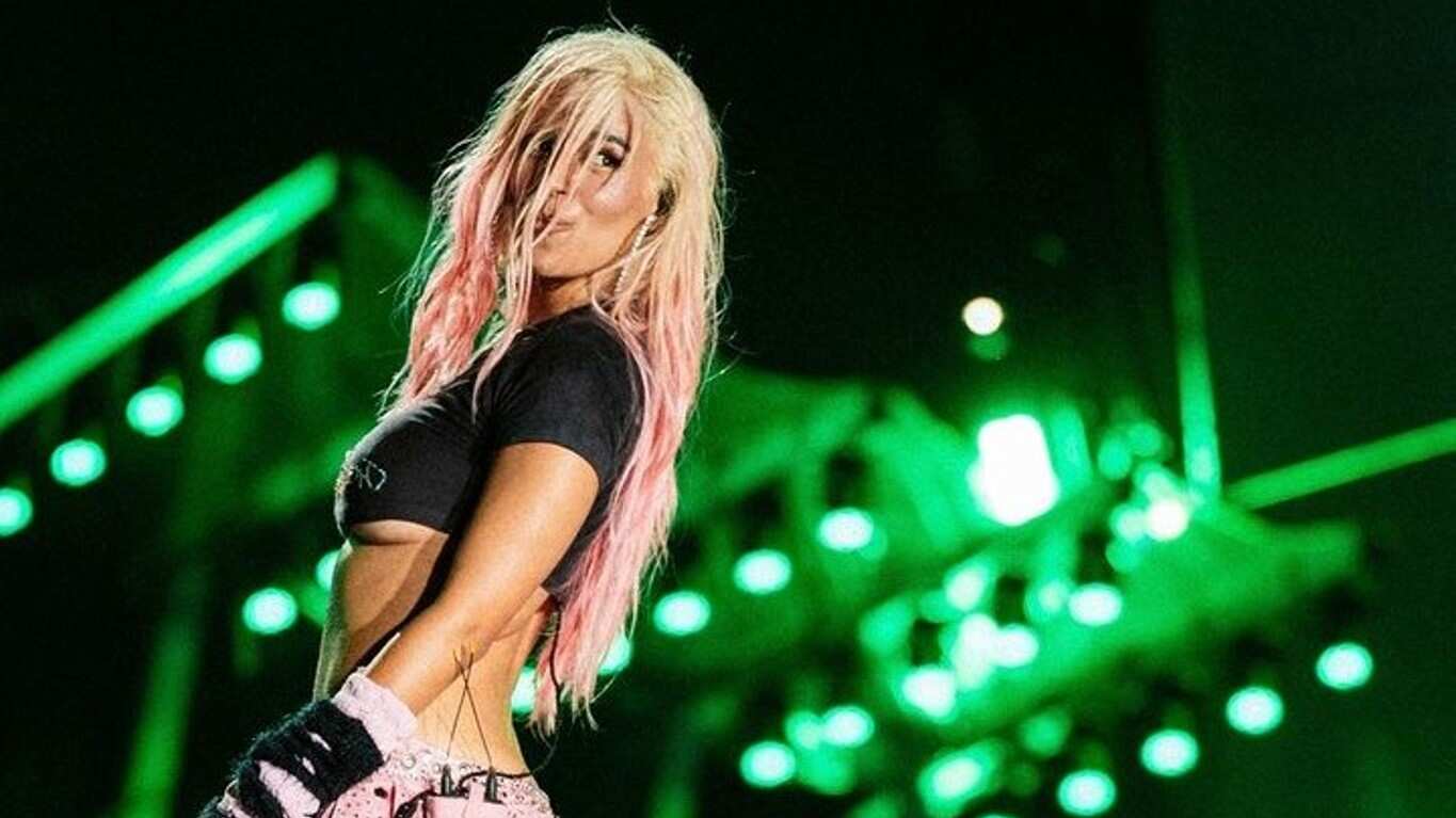 El concierto que tiene Karol G en el Estadio Santiago Bernabéu en Madrid fue el escogido para la transmisión por YouTube