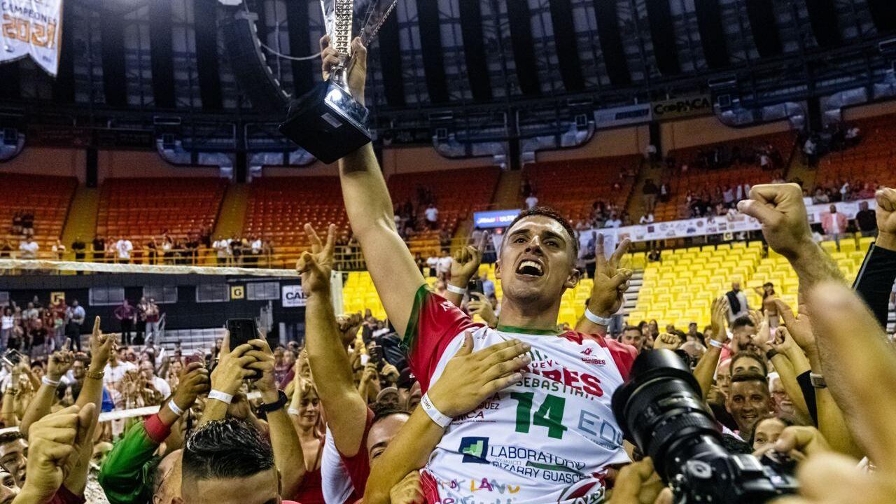 San Sebastián campeones de voleibol masculino.