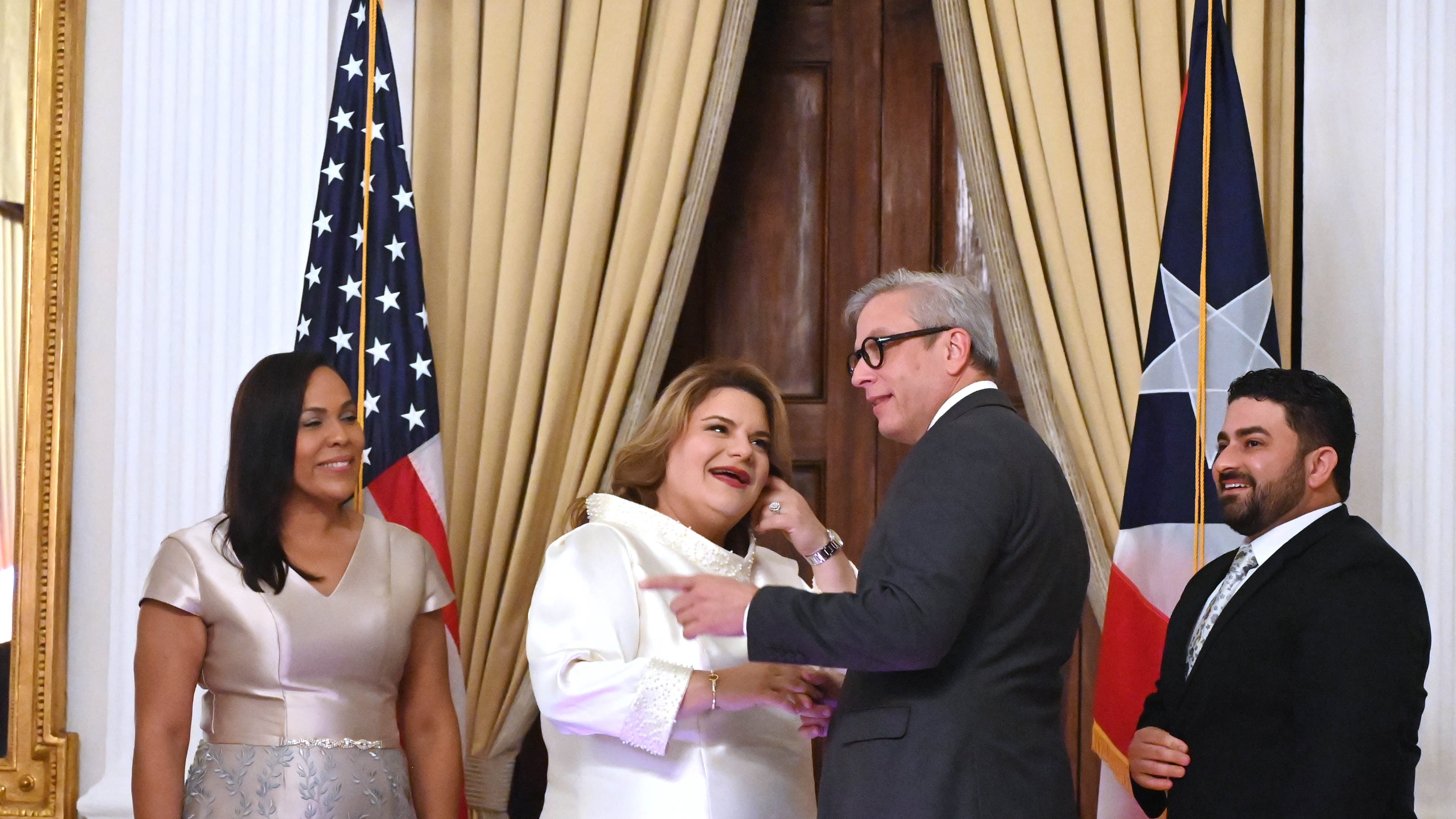 El ex gobernador Alejandro Garcia Padilla. La gobernadora Jennifer González ofrece el Saludo Protocolar.