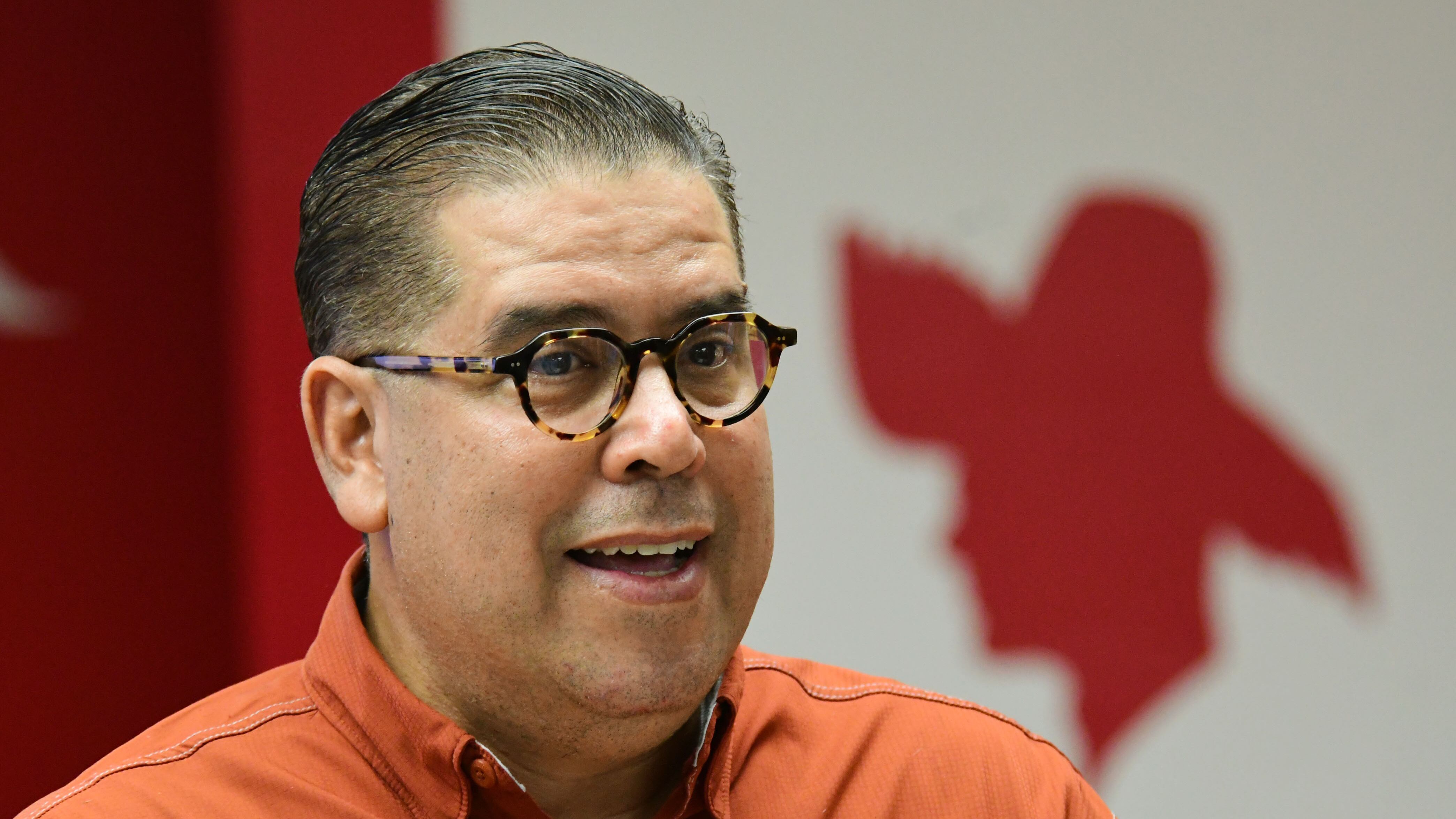 El presidente de la Camara de Representantes, Rafael Tatito Hernández, denuncia la falta de transparencia del municipio de Dorado