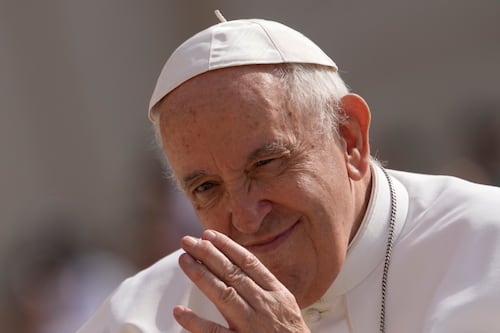 Papa Francisco admite que los sacerdotes también ven porno