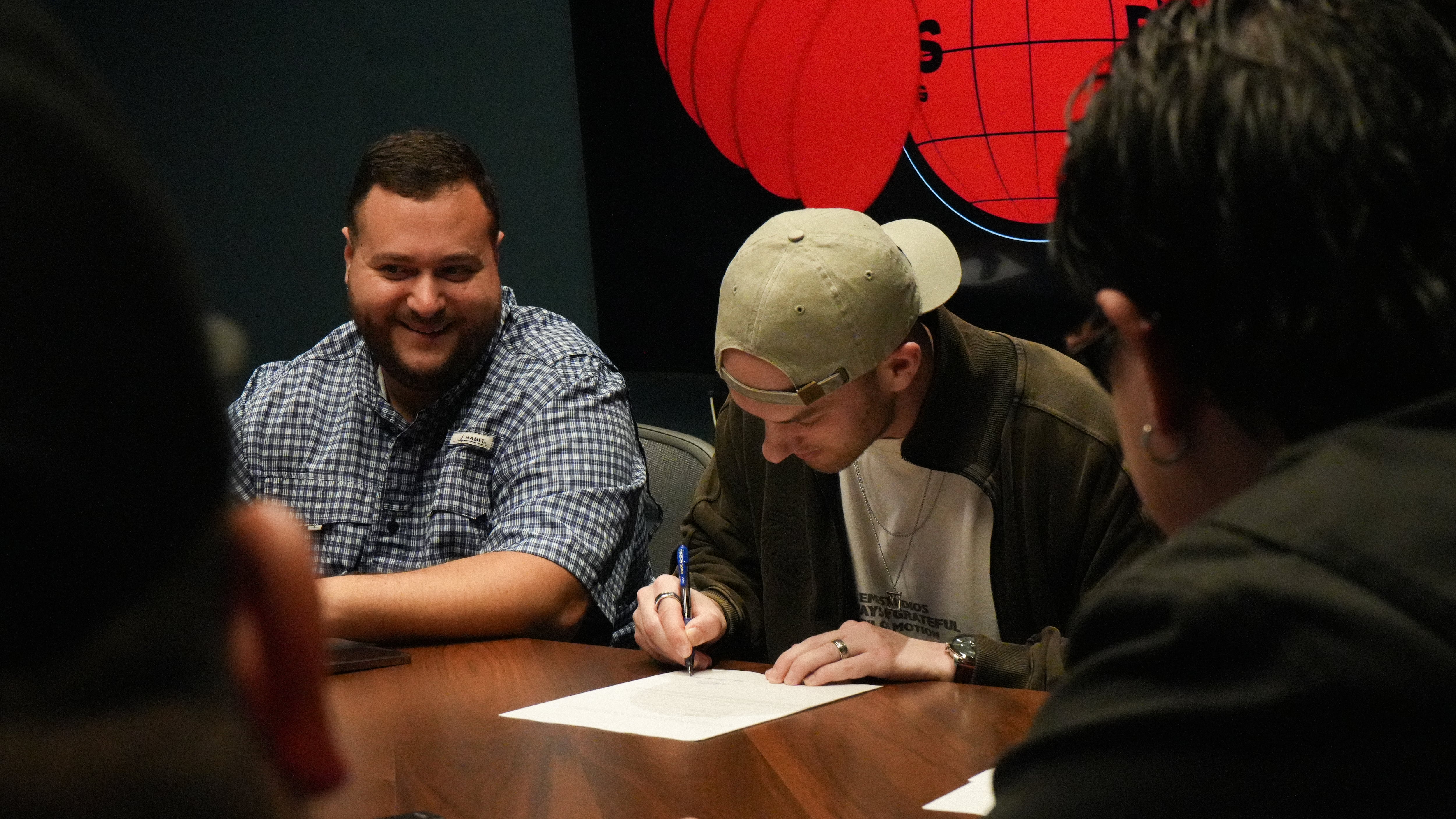 Naito productor firmado por Rimas Publishing