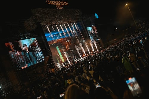 Wisin pone a perrear a 40 mil personas en Bogotá