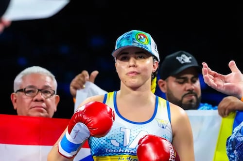 Stephanie Piñeiro sigue repartiendo de su medicina