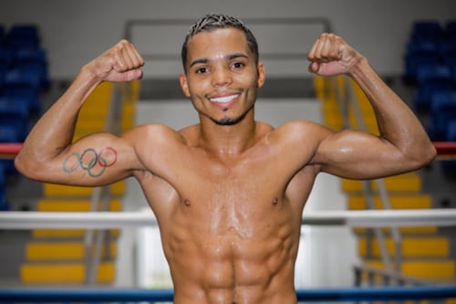 MVP firma al invicto olímpico puertorriqueño Yankiel Rivera