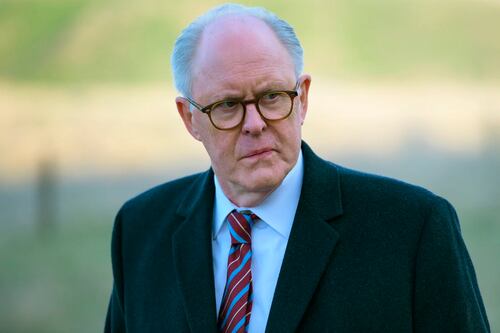 John Lithgow ve fácil asumir el rol de Dumbledore en la saga de Harry Potter