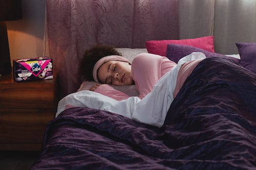 Sí, tu ciclo menstrual afecta tu sueño: y esto te ayudará a dormir mejor